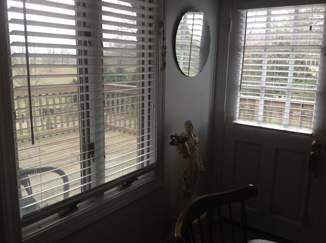 Building Photo - 8688 Lees Ridge Rd