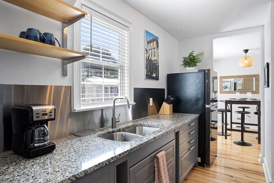 Building Photo - 3739 Tim St