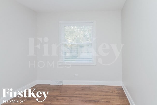 Building Photo - 1332 Jamie Ln