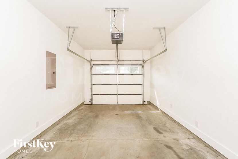 Building Photo - 3268 Chase Ct