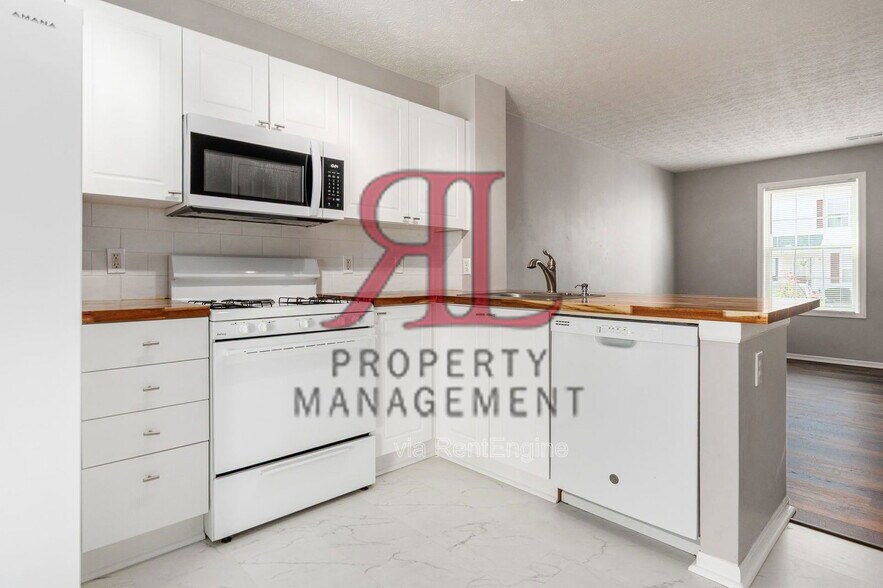 Building Photo - 6022 Brice Park Dr