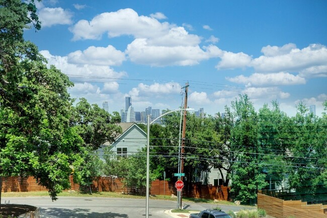 Building Photo - 3108 Aldwyche Dr