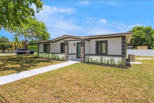 Building Photo - 13885 NW 5th Ave