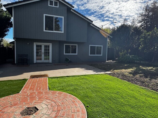 Building Photo - 4501 O’Neill Lane - Coastal comfort, sunny serenity, and the best of Soquel at your doorstep