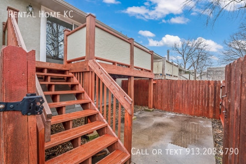 Building Photo - 10965 Gillette-