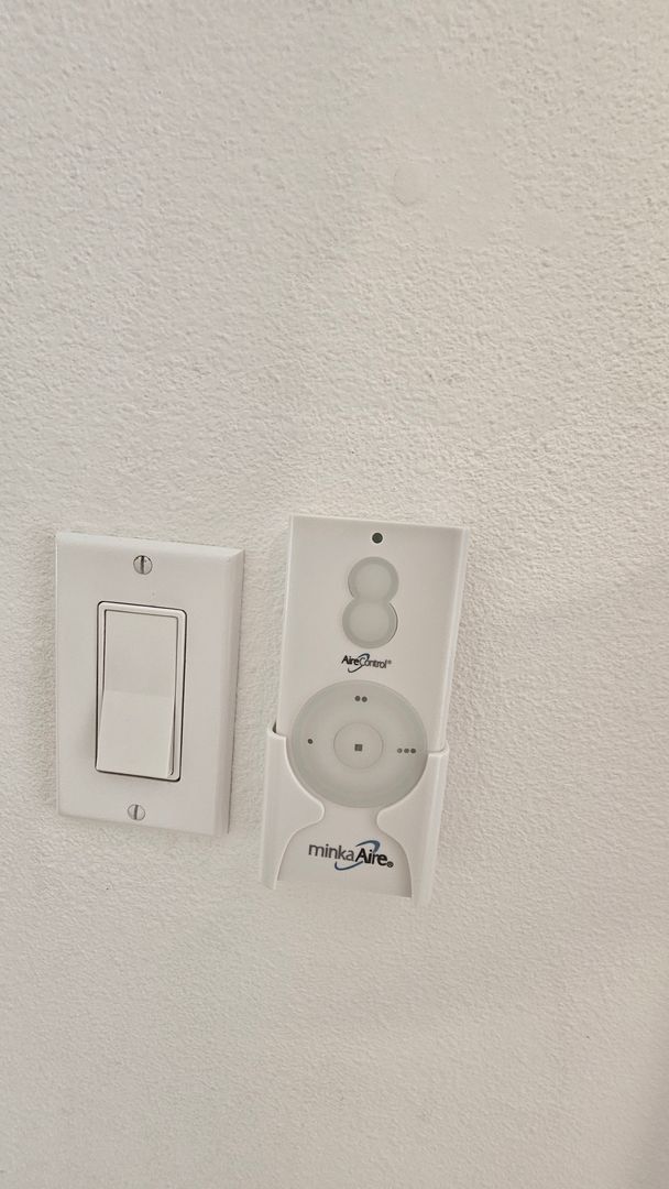 Building Photo - Modern Bellevue Townhome | Chef’s Kitchen, Dual Fireplaces & Private Patio