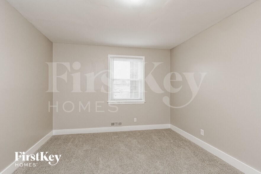 Building Photo - 1104 Raynor St