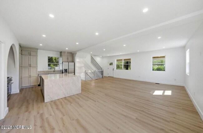 Building Photo - 194 Fort Plains Rd