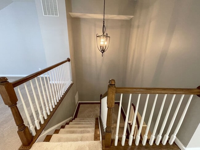 Building Photo - Spectacular 4 Bed 3.5 Bath Townhouse In Br...