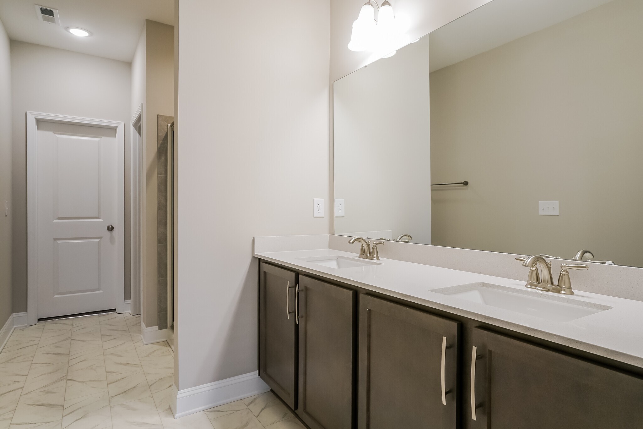 Building Photo - 7244 Bellacroft Dr