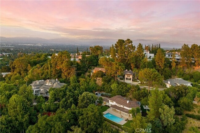 Building Photo - 4620 Encino Ave