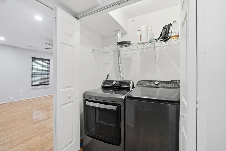 laundry room - 6228 William Edgar Dr