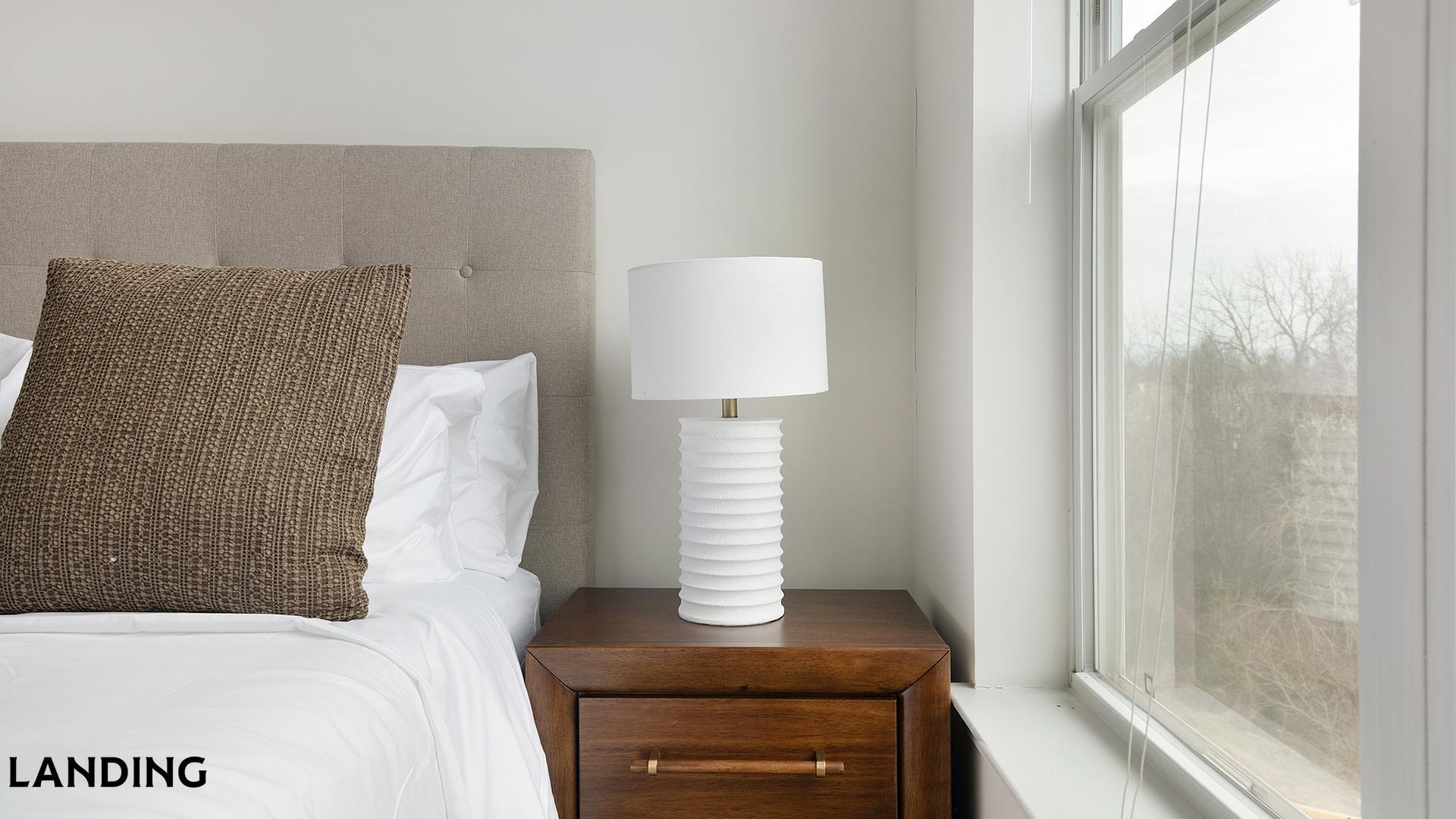 Building Photo - 909 Mansion Dr