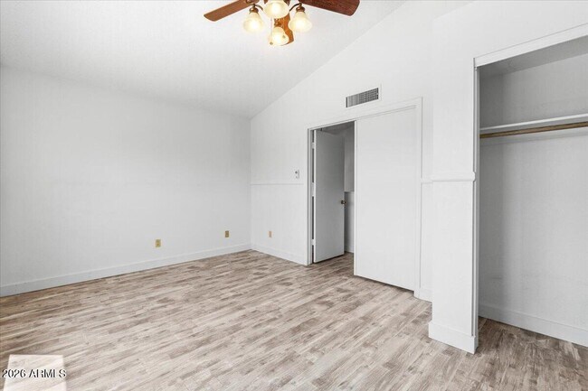 Building Photo - 1041 E Kristal Way