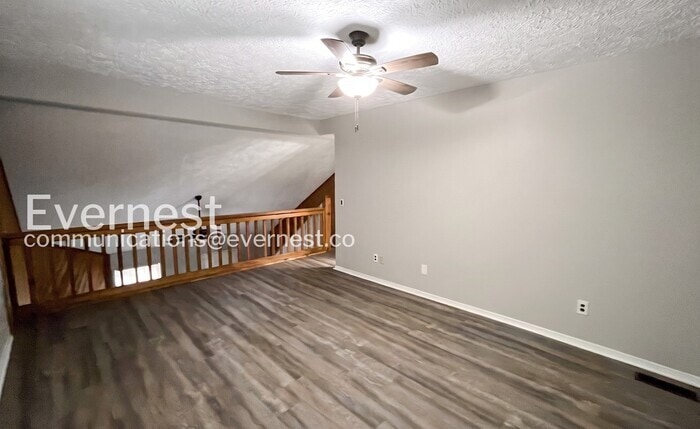 Building Photo - 3380 Shadowlawn Dr