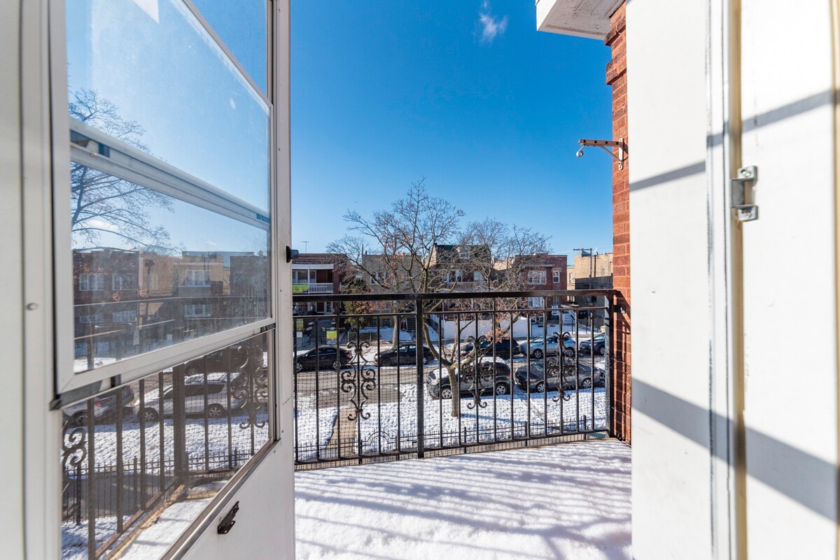 Building Photo - 4737 N Saint Louis Ave