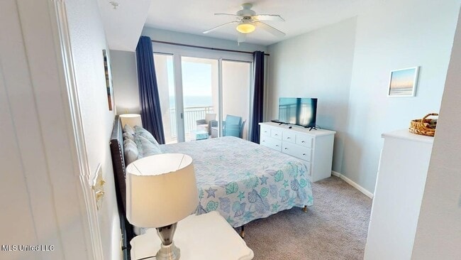 Building Photo - 2228 Beach Dr