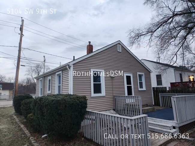 Building Photo - 5104 SW 9th St