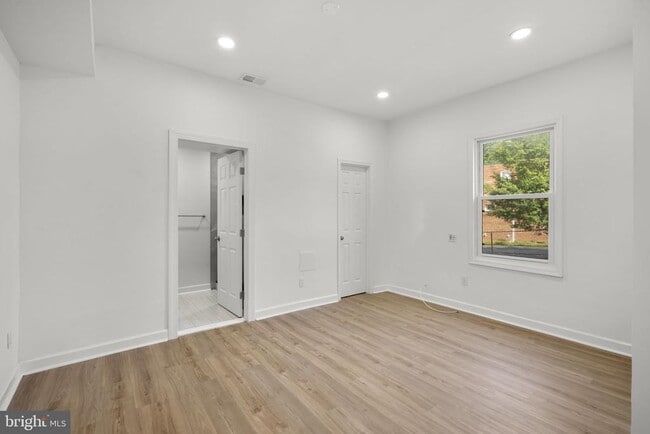 Building Photo - 138 Maryland Park Dr