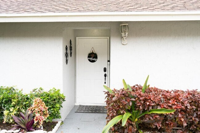 Building Photo - 5360 Kim Ct