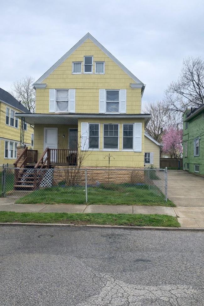 Building Photo - 3540 W 61st St