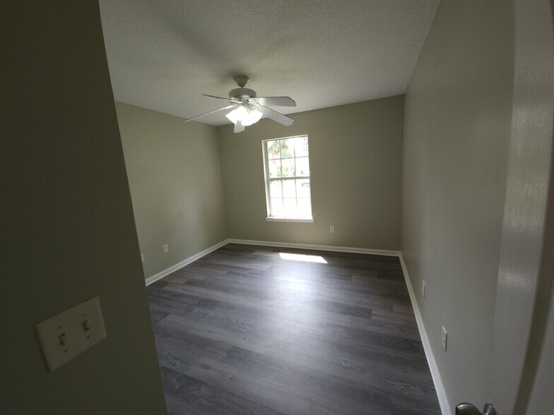 Guest BR - 95180 Twin Oaks Ln