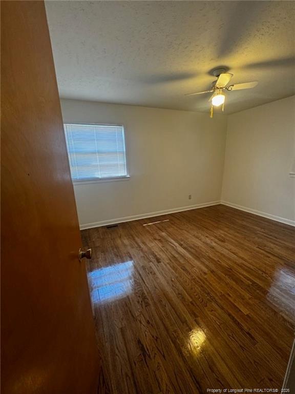 Building Photo - 1305 E 13th St