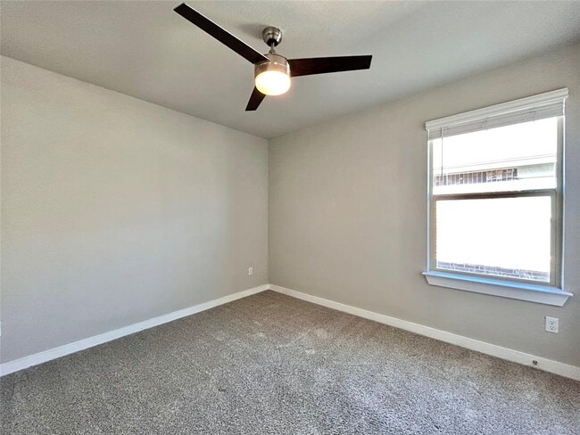 Building Photo - 321 Coda Xing