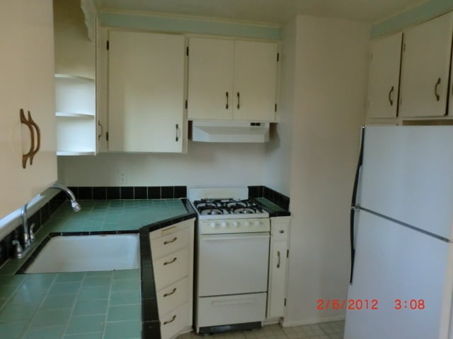 Building Photo - Rent Ready --- Pending approved tenant