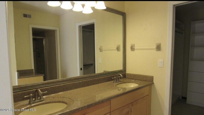 Building Photo - 362 Lofts Dr