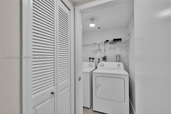 Building Photo - 11113 Biscayne Blvd