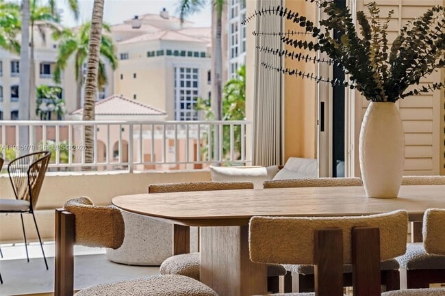 Building Photo - 725 Crandon Blvd