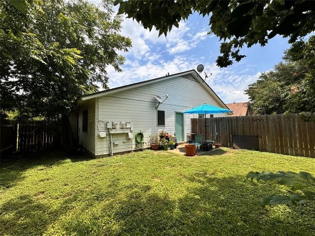 Building Photo - 12306 Deer Falls Dr
