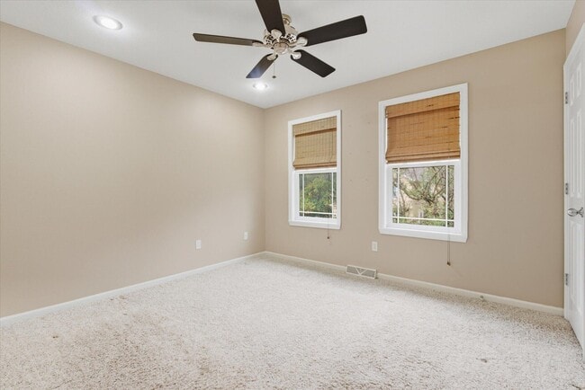 Building Photo - 420 N Village Cir