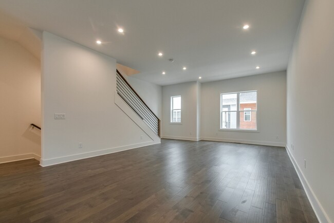 Building Photo - 700 James Ave