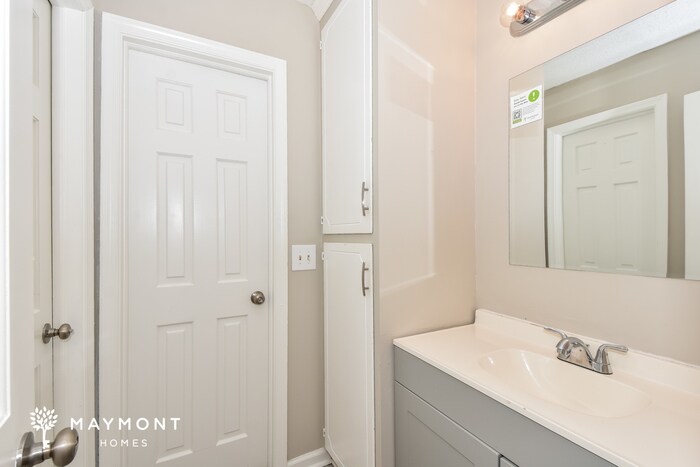 Building Photo - 202 Lockshire Rd