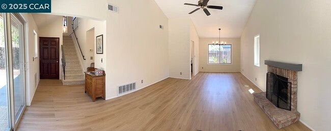 Primary Photo - 555 Willow Ct