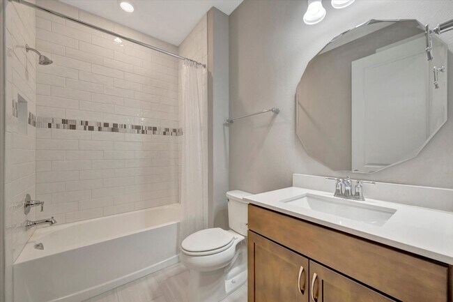 Building Photo - Del Webb Bayview Home, Active 55+ Communit...