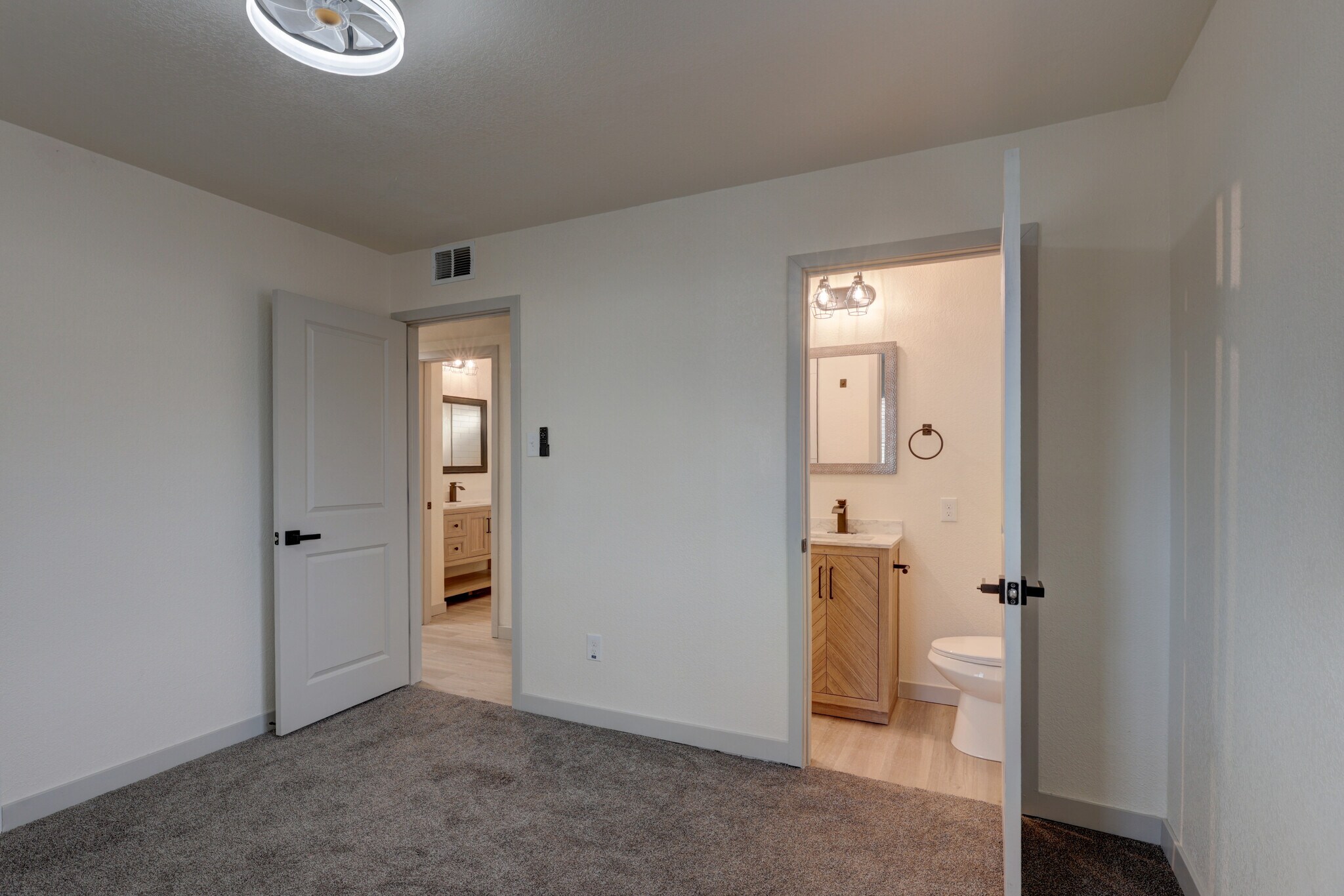 Building Photo - 1149 Victor St