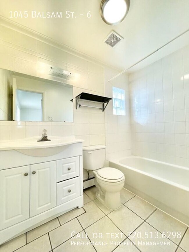 Building Photo - 1045 Balsam St