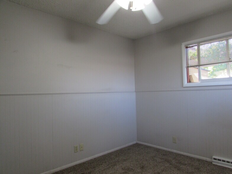 Building Photo - 2116 Bookcliff Ave