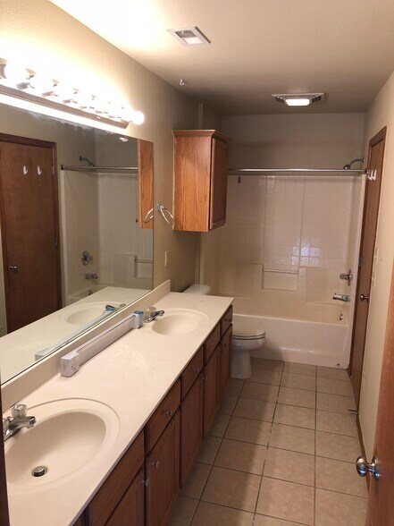 Primary Photo - 1307 Commerce Dr