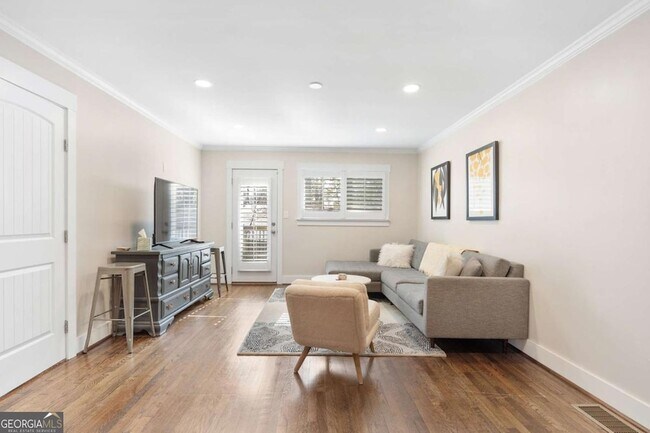 Building Photo - 2026 Harwinor Rd SE