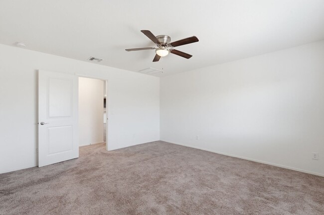 Building Photo - 4bedroom 2 bath single family home!