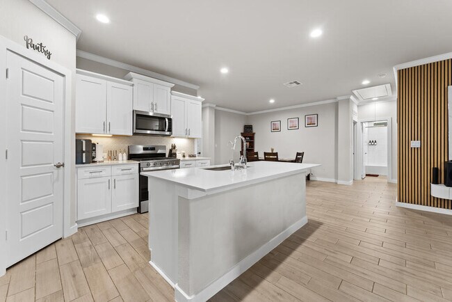Building Photo - 2129 Trailhead Dr