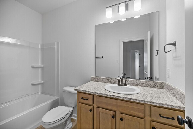 Building Photo - 41338 Rosewood Ln