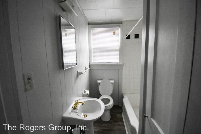 Building Photo - 3 br, 1 bath House - 729 Baker St