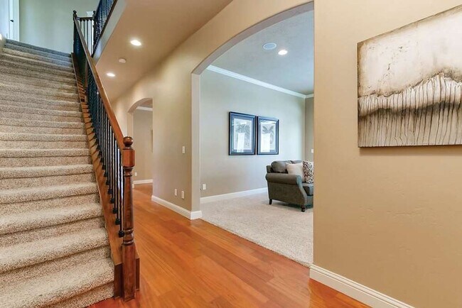 Building Photo - Luxury 4 Bed, 3.5 Bath Home | 4-Car Garage | Resort-Style Amenities
