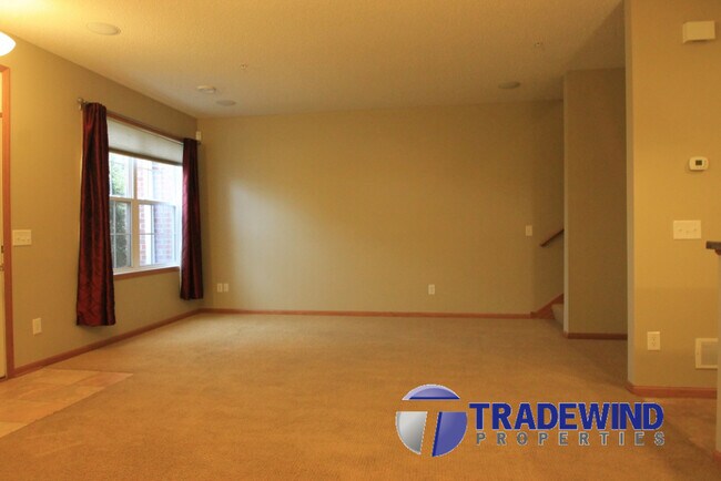 Building Photo - 11040 Fergus St NE