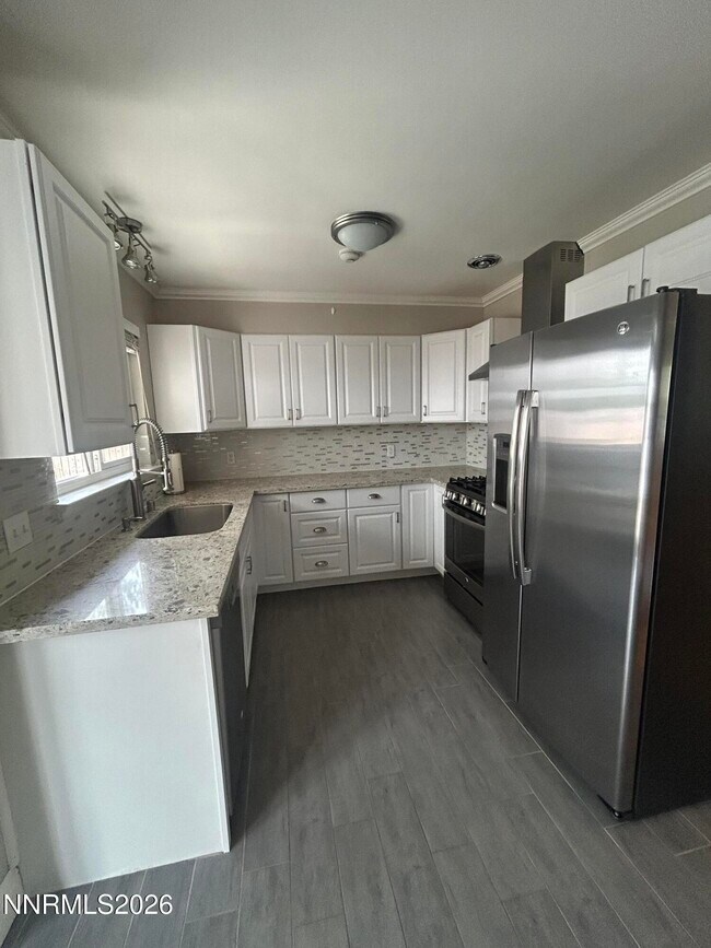 Building Photo - 1250 Charles Dr